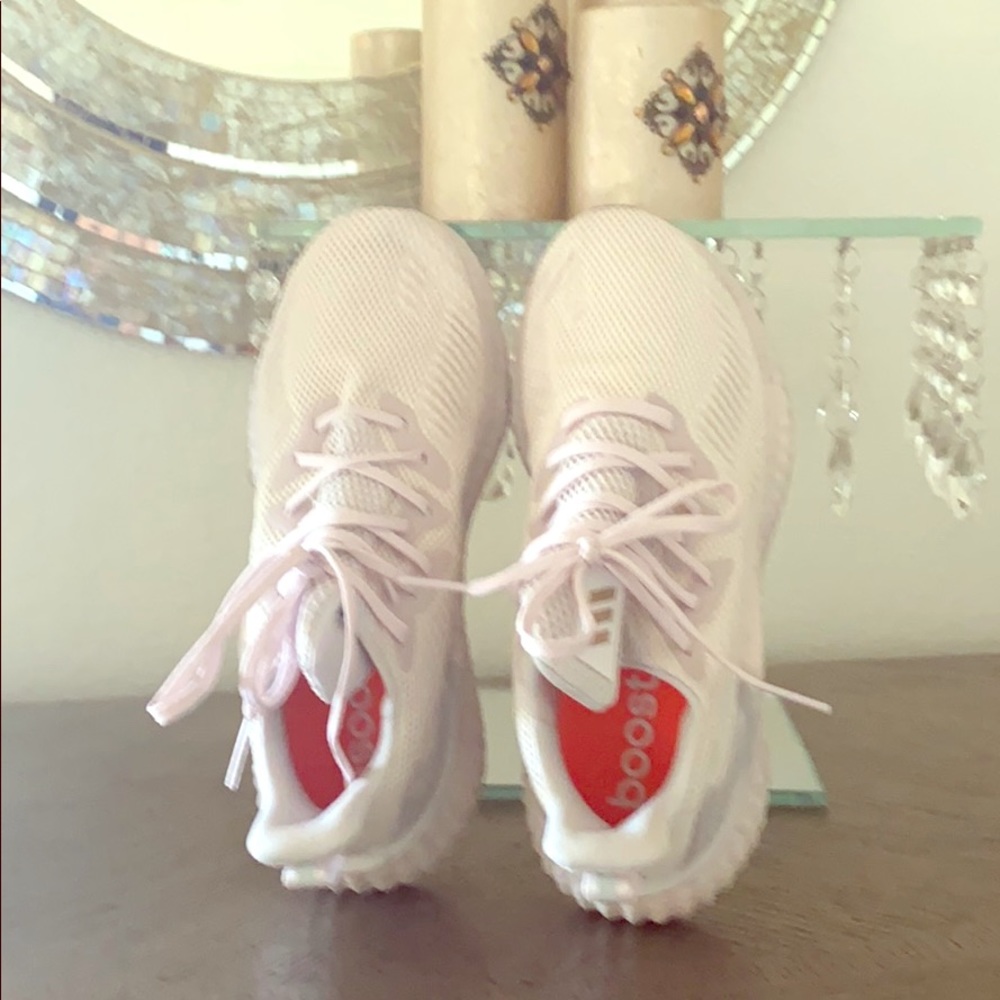 Alphaboost adidas sneakers